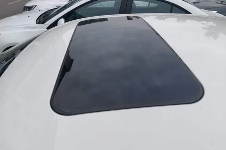 Used Volkswagen Santana 2013 1.6L Automatic Comfort Edition Roof