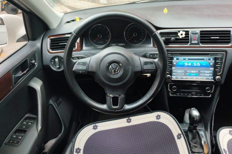 Used Volkswagen Santana 2013 1.6L Automatic Luxury Edition Steering Wheel