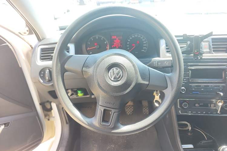 Used Volkswagen Santana 2013 1.4L Manual Comfort Edition Steering Wheel