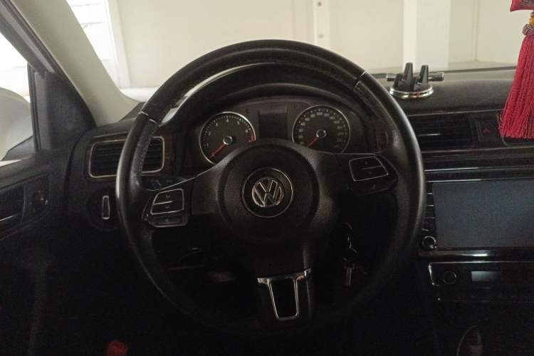 Used Volkswagen Santana 2013 1.6L Manual Luxury Edition Steering Wheel