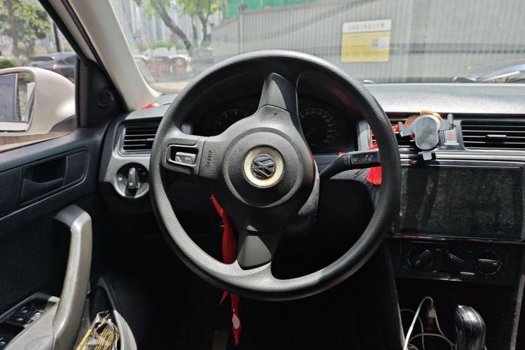 Used Volkswagen Santana 2013 1.6L Automatic Fashion Edition Steering Wheel