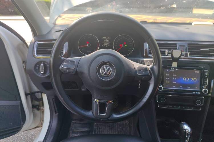 Used Volkswagen Santana 2013 1.6L Automatic Luxury Edition Steering Wheel