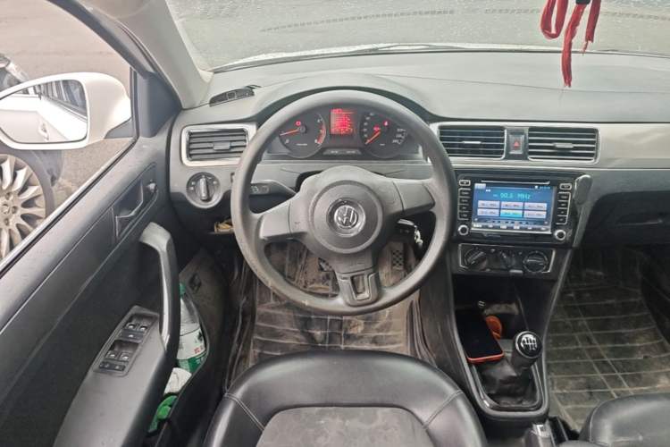 Used Volkswagen Santana 2013 1.6L Manual Comfort Edition Steering Wheel