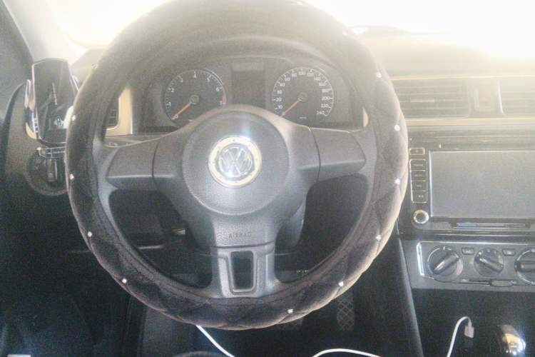Used Volkswagen Santana 2013 1.6L Automatic Comfort Edition Steering Wheel