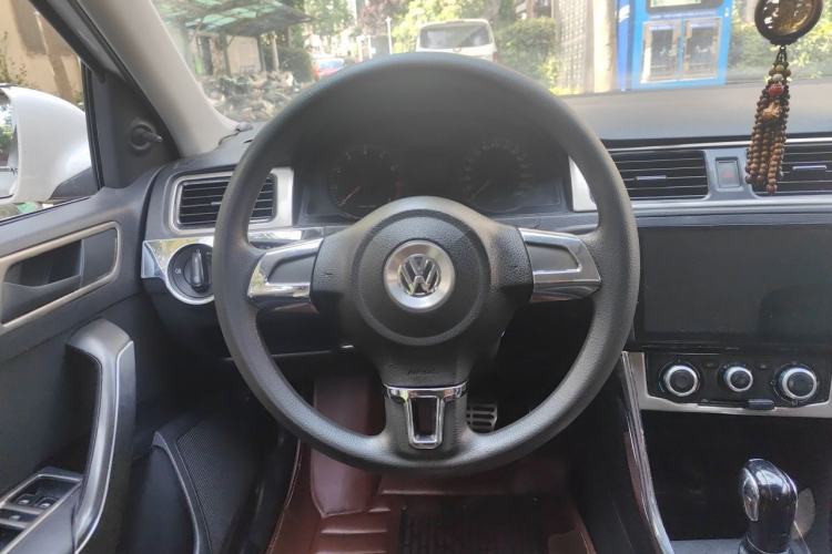Used Volkswagen Santana 2013 1.6L Automatic Fashion Edition Steering Wheel