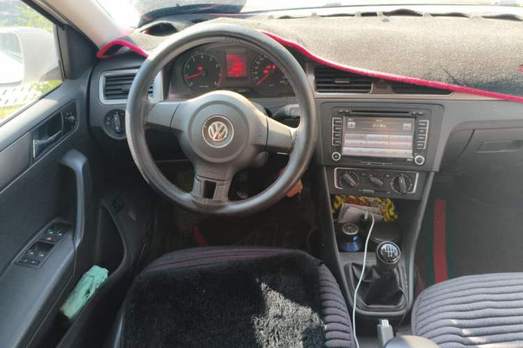 Used Volkswagen Santana 2013 1.6L Manual Comfort Edition Steering Wheel