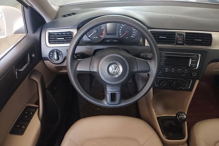 Used Volkswagen Santana 2013 1.6L Manual Comfort Edition Steering Wheel