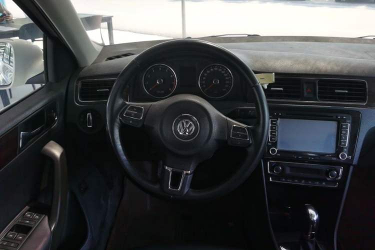 Used Volkswagen Santana 2013 1.6L Automatic Luxury Edition Steering Wheel