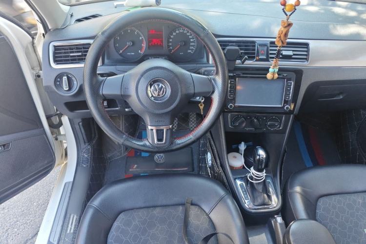 Used Volkswagen Santana 2013 1.6L Automatic Comfort Edition Steering Wheel