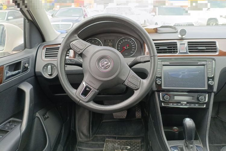 Used Volkswagen Santana 2013 1.6L Automatic Luxury Edition Steering Wheel