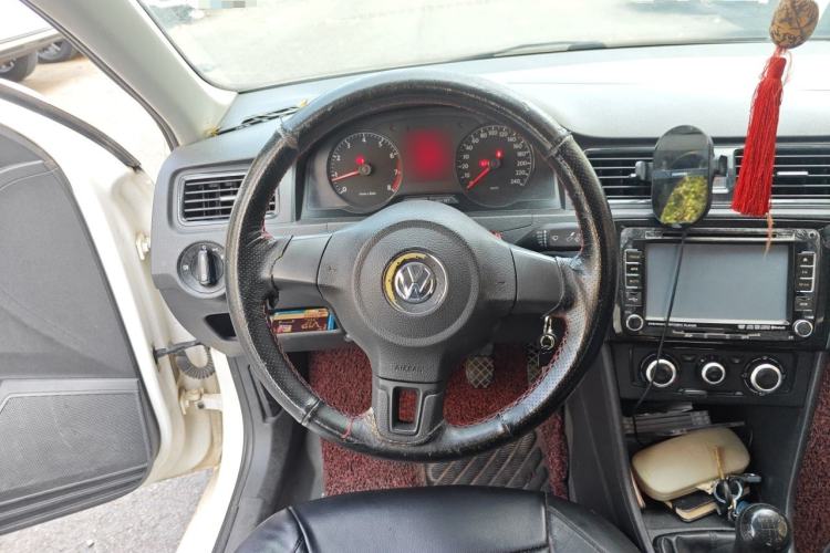 Used Volkswagen Santana 2013 1.6L Manual Fashion Edition Steering Wheel