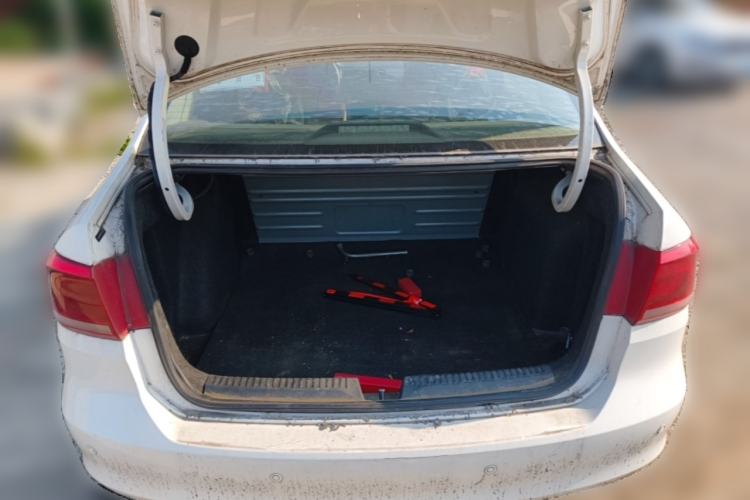 Used Volkswagen Santana 2013 1.4L Manual Comfort Edition Trunk