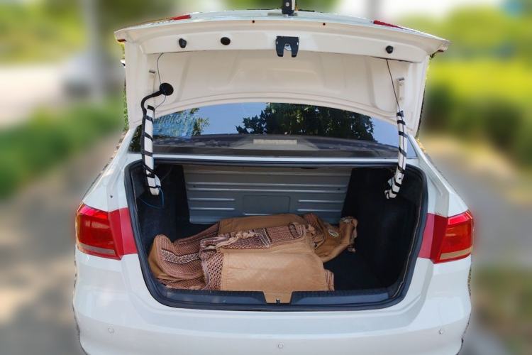 Used Volkswagen Santana 2013 1.4L Manual Fashion Edition Trunk