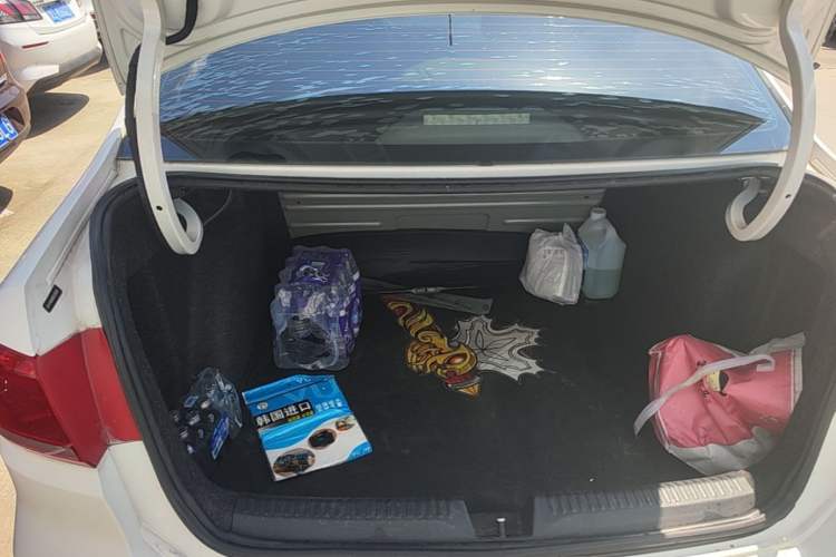 Used Volkswagen Santana 2013 1.4L Manual Comfort Edition Trunk