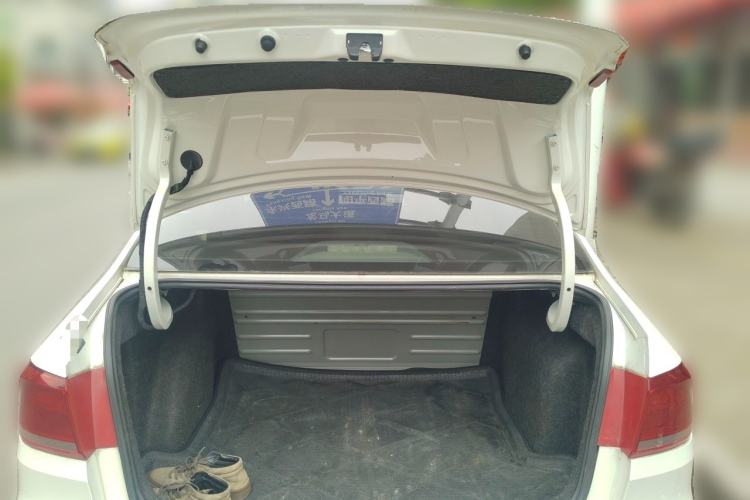 Used Volkswagen Santana 2013 1.6L Automatic Comfort Edition Trunk