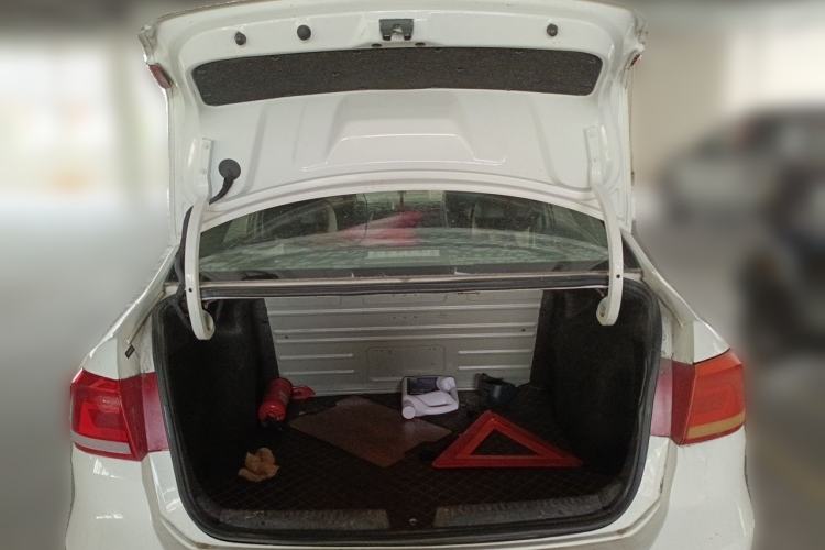 Used Volkswagen Santana 2013 1.6L Manual Luxury Edition Trunk