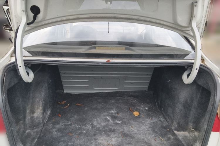 Used Volkswagen Santana 2013 1.4L Manual Fashion Edition Trunk