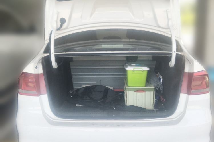 Used Volkswagen Santana 2013 1.6L Automatic Comfort Edition Trunk