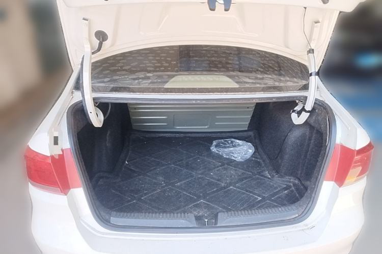 Used Volkswagen Santana 2013 1.6L Manual Comfort Edition Trunk