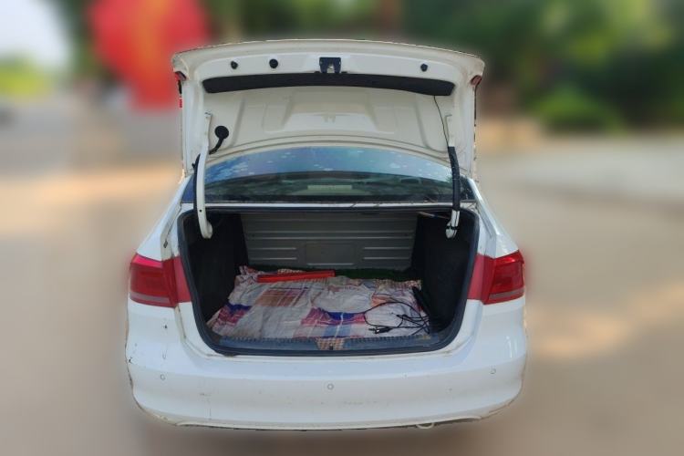 Used Volkswagen Santana 2013 1.4L Manual Comfort Edition Trunk