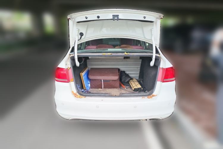 Used Volkswagen Santana 2013 1.6L Automatic Comfort Edition Trunk