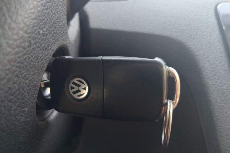 Used Volkswagen Santana 2013 1.6L Automatic Luxury Edition Vehicle Key