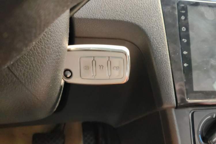Used Volkswagen Santana 2013 1.6L Automatic Fashion Edition Vehicle Key