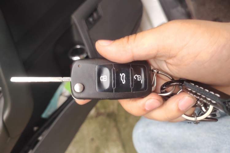 Used Volkswagen Santana 2013 1.6L Automatic Comfort Edition Vehicle Key