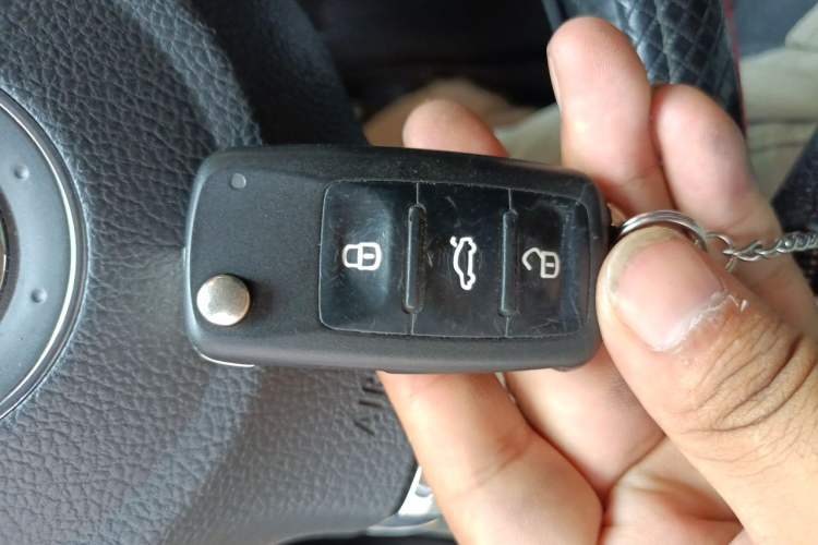 Used Volkswagen Santana 2013 1.6L Manual Luxury Edition Vehicle Key