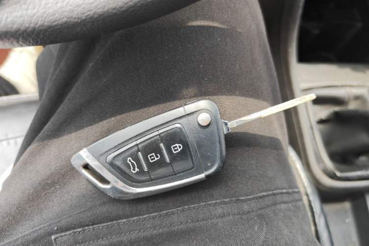 Used Volkswagen Santana 2013 1.4L Manual Fashion Edition Vehicle Key