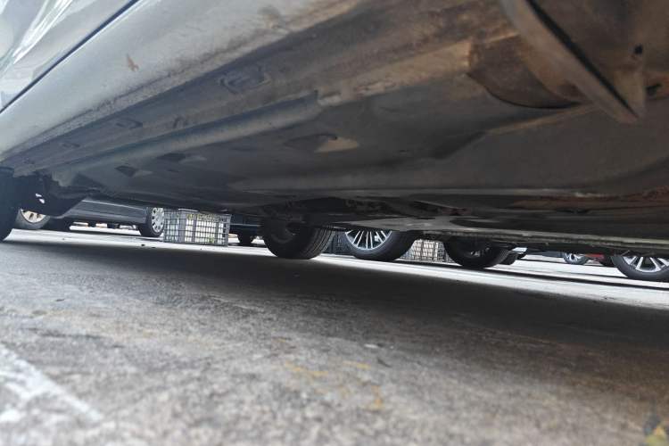 Used Volkswagen Santana 2013 1.6L Automatic Luxury Edition Chassis Front Right