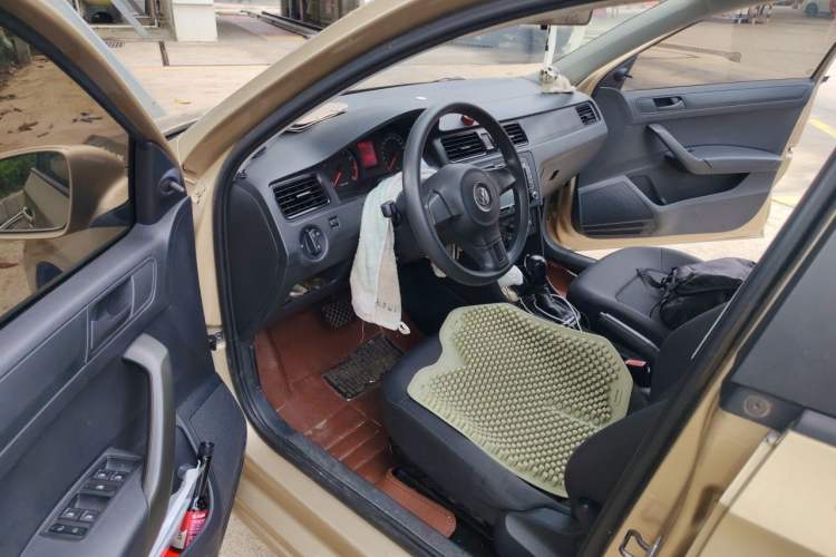 Used Volkswagen Santana 2013 1.6L Automatic Fashion Edition Driver Seat