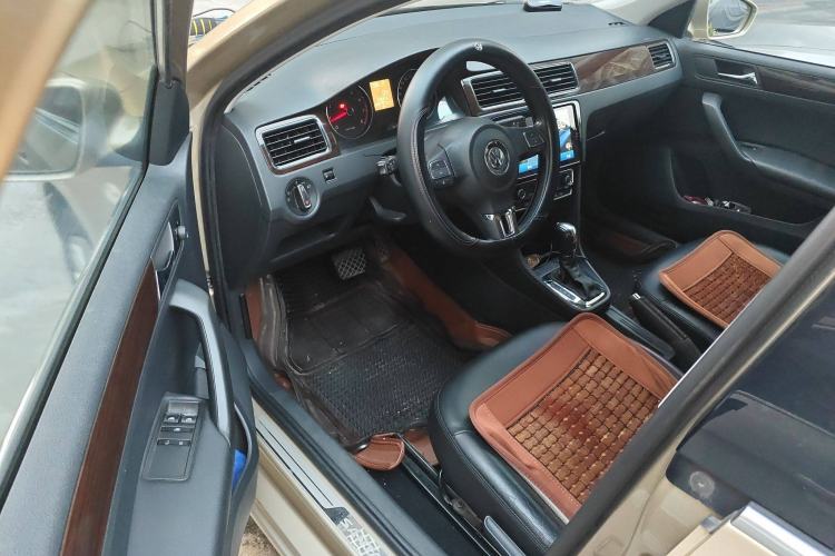 Used Volkswagen Santana 2013 1.6L Automatic Luxury Edition Driver Seat