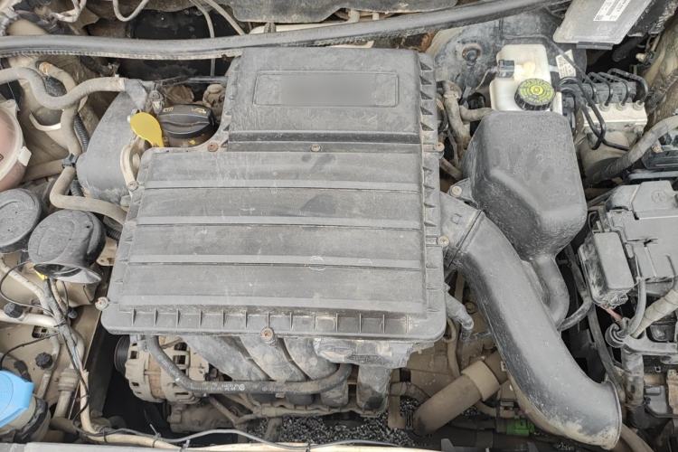 Used Volkswagen Santana 2013 1.6L Automatic Luxury Edition Engine Bay