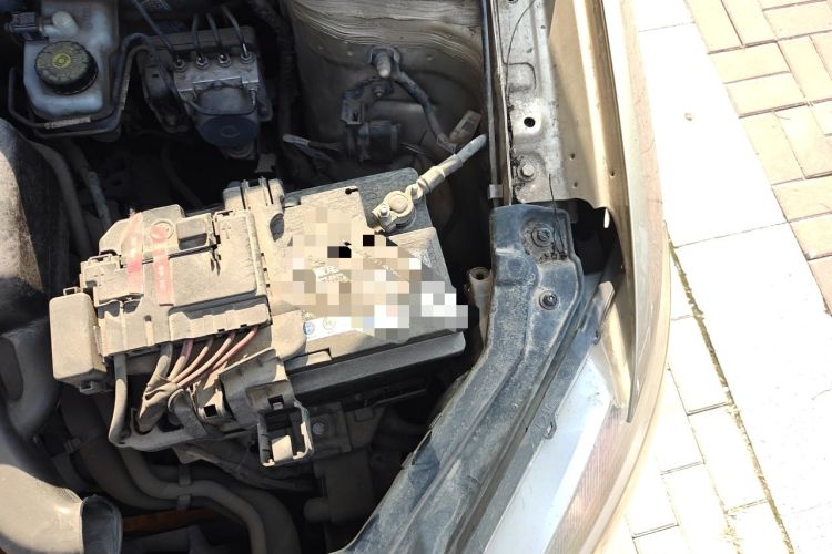 Used Volkswagen Santana 2013 1.6L Manual Comfort Edition Engine Bay Left