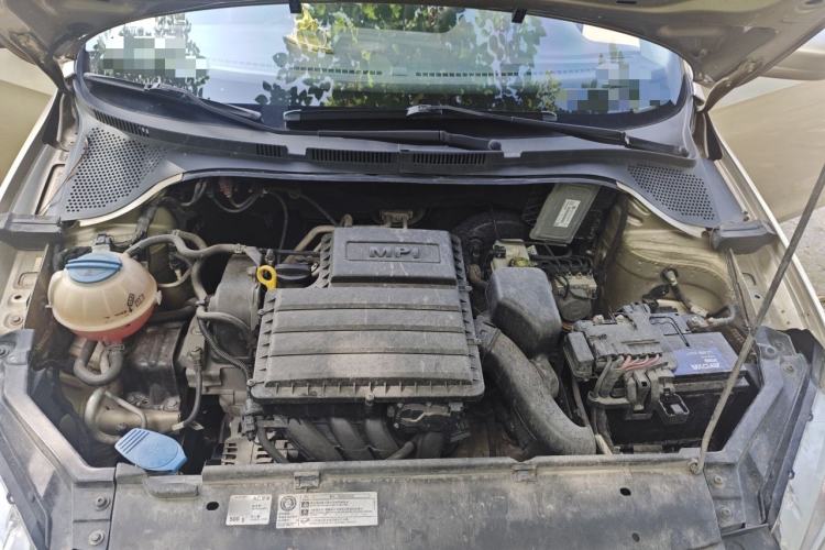 Used Volkswagen Santana 2013 1.6L Manual Comfort Edition Engine Bay