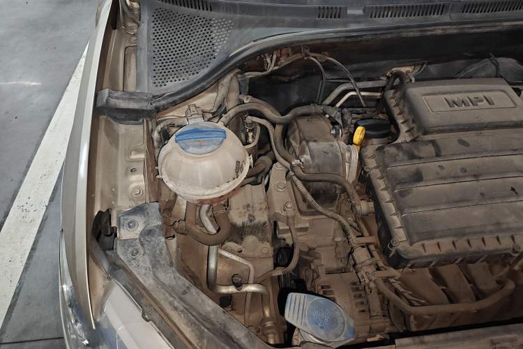 Used Volkswagen Santana 2013 1.6L Automatic Comfort Edition Engine Bay Right