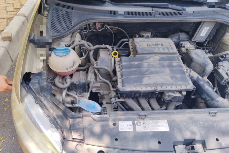 Used Volkswagen Santana 2013 1.6L Automatic Comfort Edition Engine Bay Right