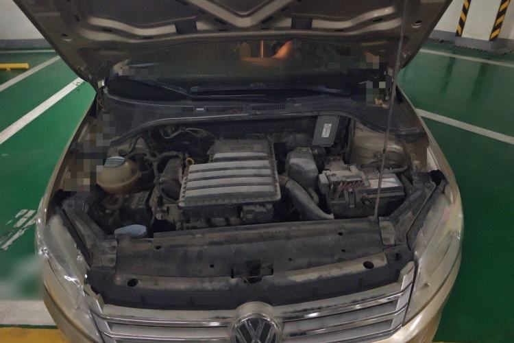 Used Volkswagen Santana 2013 1.6L Manual Comfort Edition Engine Bay