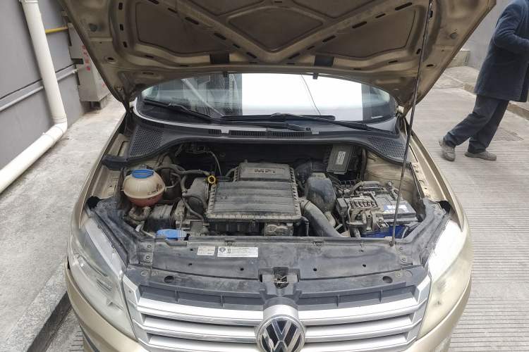 Used Volkswagen Santana 2013 1.6L Automatic Comfort Edition Engine Bay
