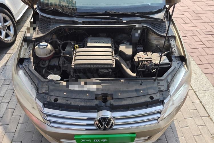 Used Volkswagen Santana 2013 1.6L Manual Comfort Edition Engine Bay