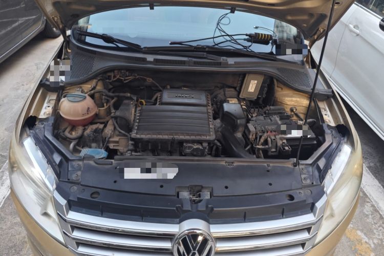 Used Volkswagen Santana 2013 1.6L Automatic Luxury Edition Engine Bay