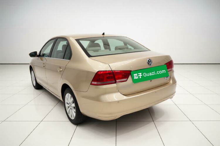 Used Volkswagen Santana 2013 1.6L Automatic Luxury Edition Exterior 3
