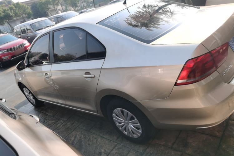 Used Volkswagen Santana 2013 1.4L Manual Fashion Edition Exterior 3