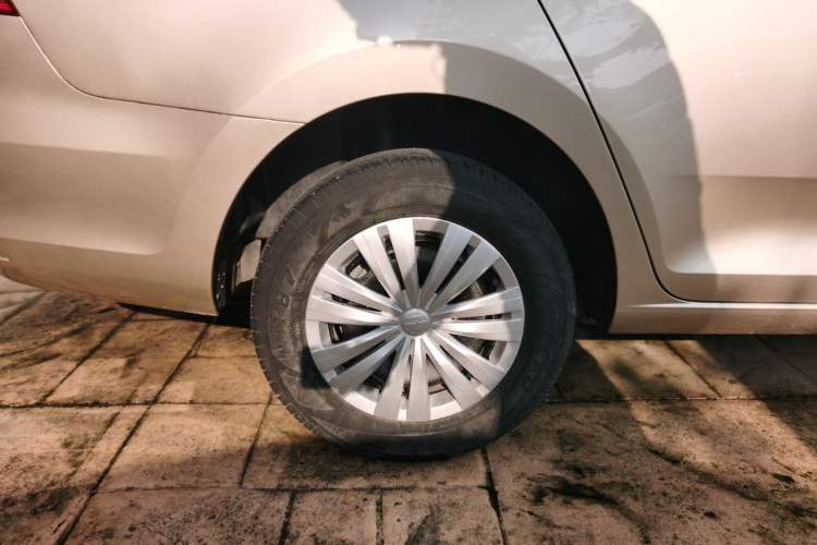 Used Volkswagen Santana 2013 1.4L Manual Fashion Edition Exterior 8