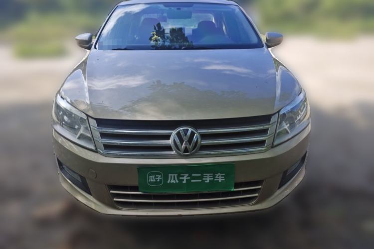 Used Volkswagen Santana 2013 1.6L Manual Comfort Edition Front