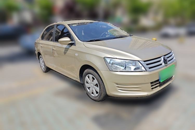 Used Volkswagen Santana 2013 1.6L Automatic Fashion Edition Front Right 45 Deg
