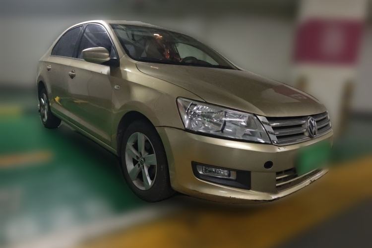 Used Volkswagen Santana 2013 1.6L Manual Comfort Edition Front Right 45 Deg