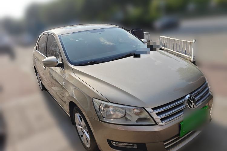 Used Volkswagen Santana 2013 1.6L Manual Comfort Edition Front Right 45 Deg