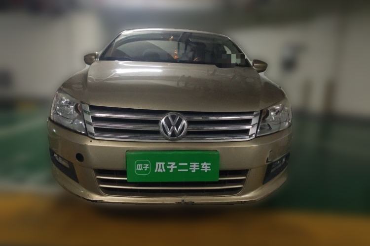 Used Volkswagen Santana 2013 1.6L Manual Comfort Edition Front